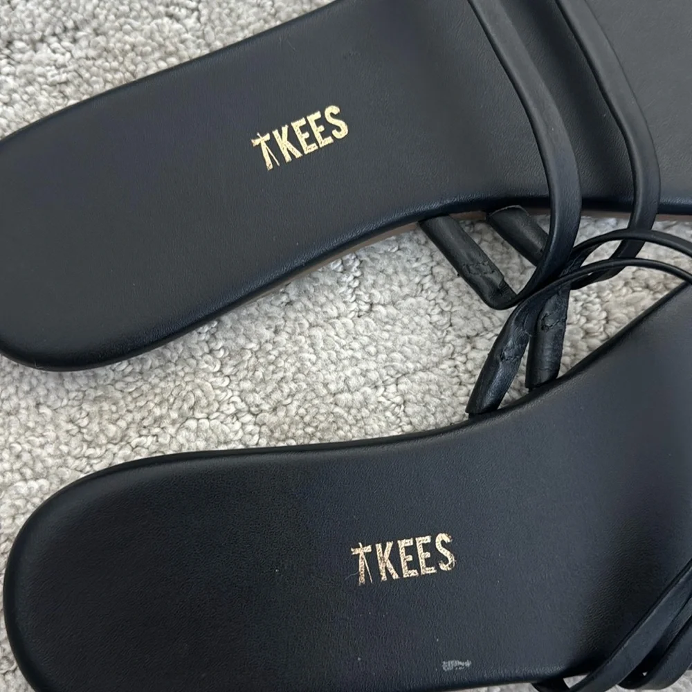 NWOT TKEES “Gemma” Sandals black slip on slide strappy - Picture 4 of 9